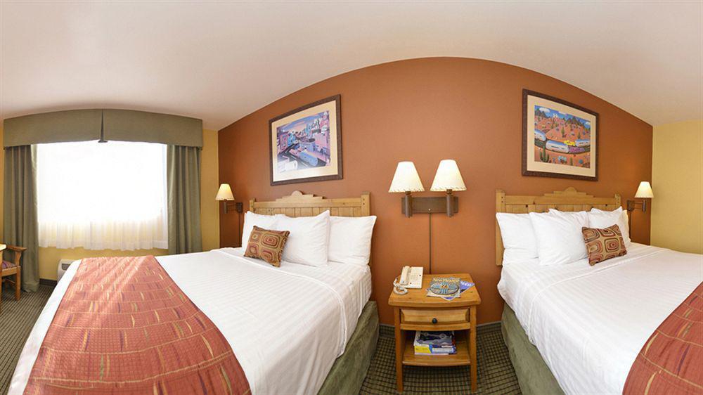 Western Rio Grande 3* Albuquerque